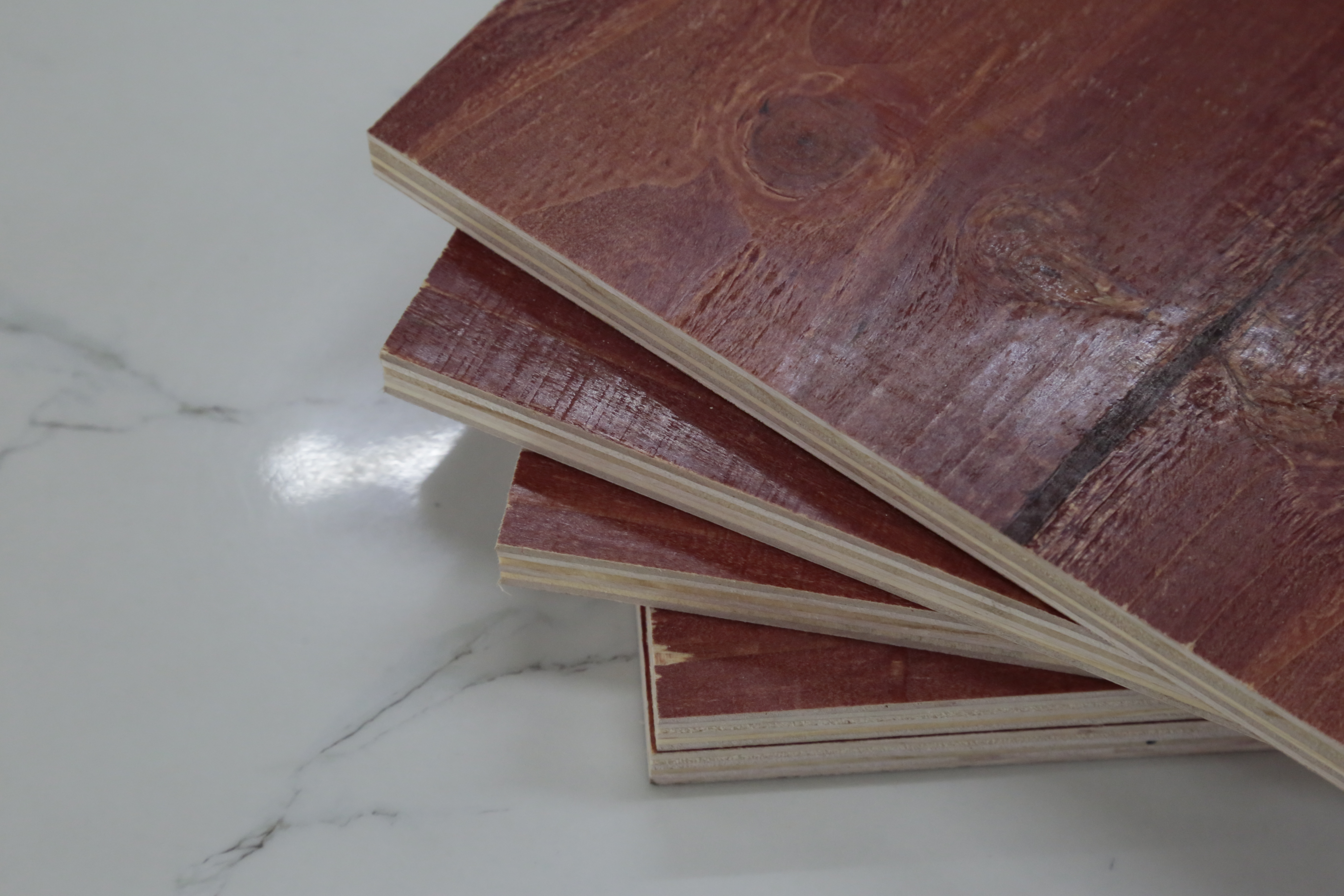 What Are the Key Benefits of Using Plywood Sheets in Construction?