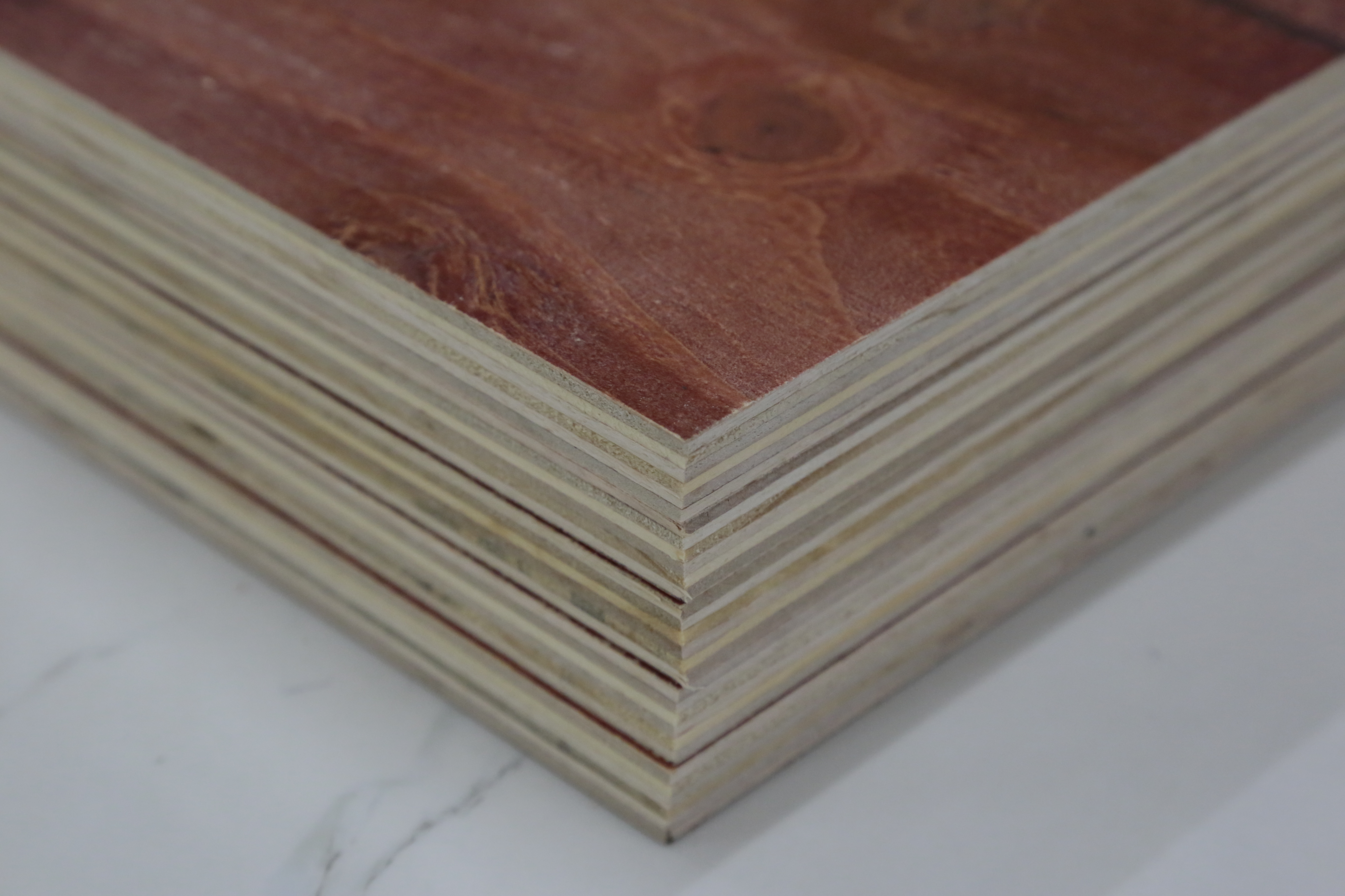 How to Choose the Best 1220x2440mm Film Faced Plywood for Your Projects