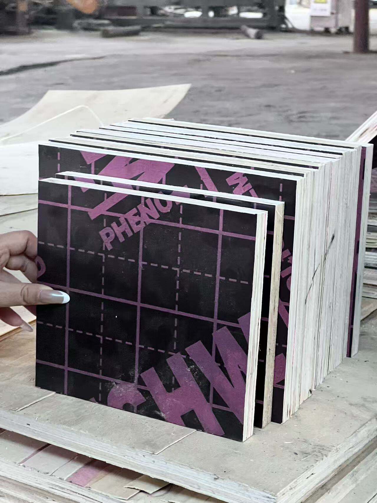 How Does Black Film Faced Plywood Compare to Other Materials in Cost and Quality?