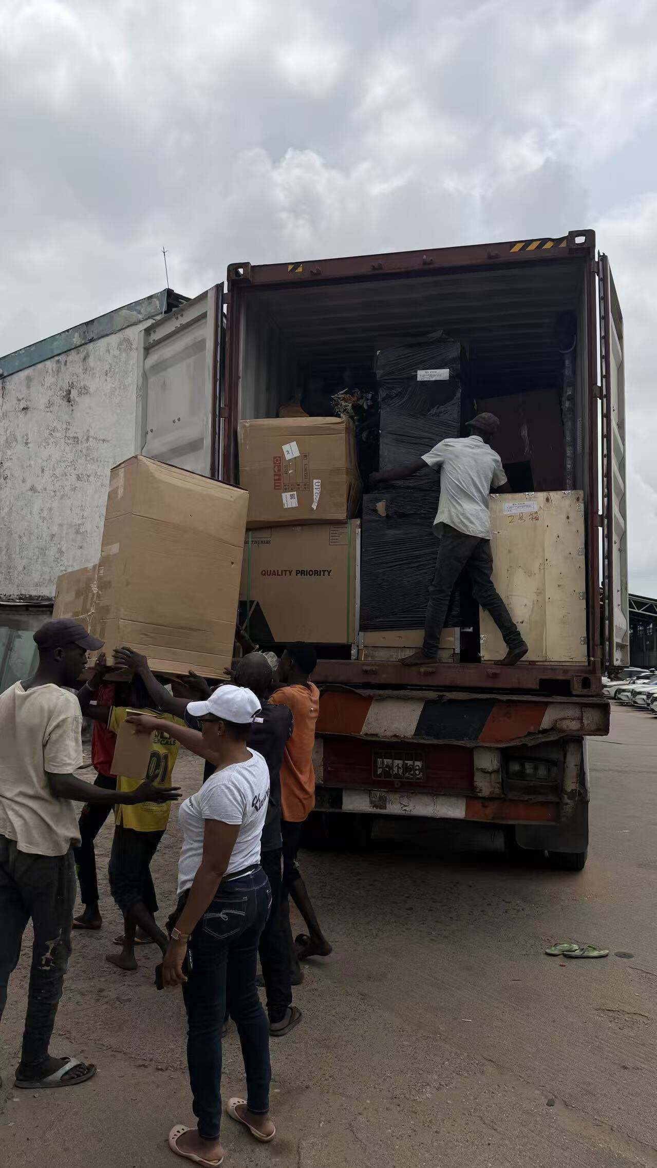 What Industries Commonly Depend on Oversized Logistics Solutions