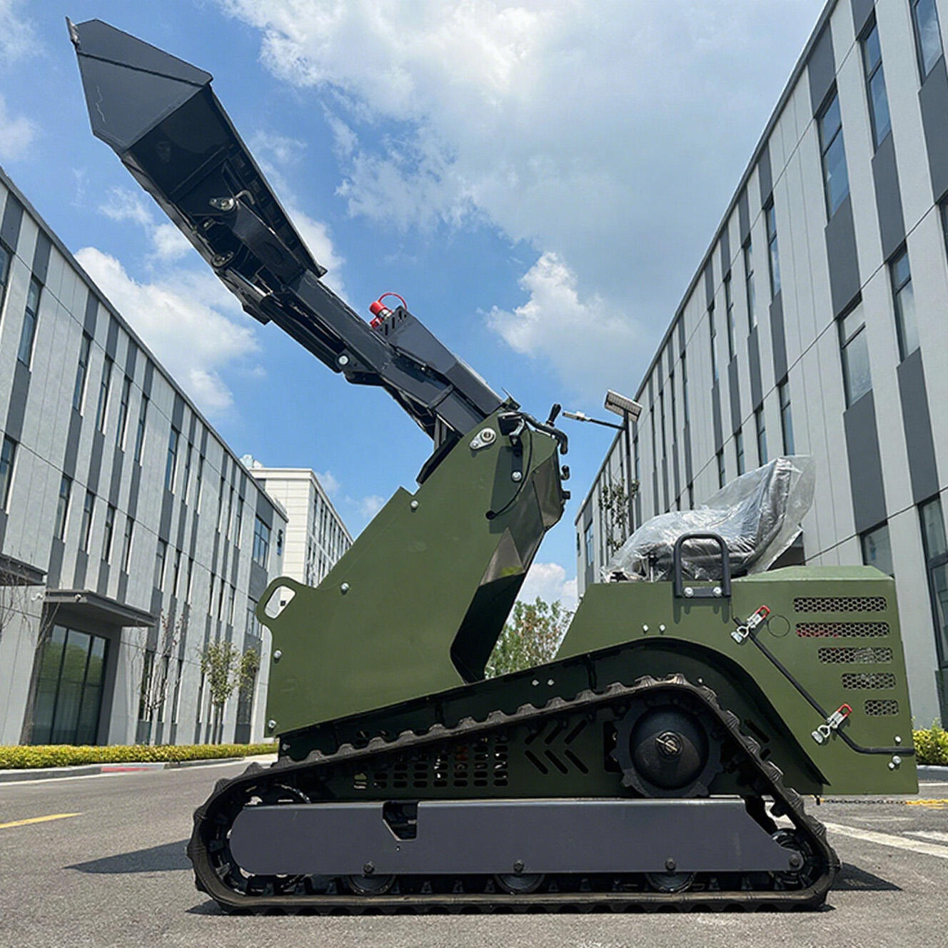 Track Skid Steers Ar Airde an Mhargaidh ar Fáil le hAithrigh