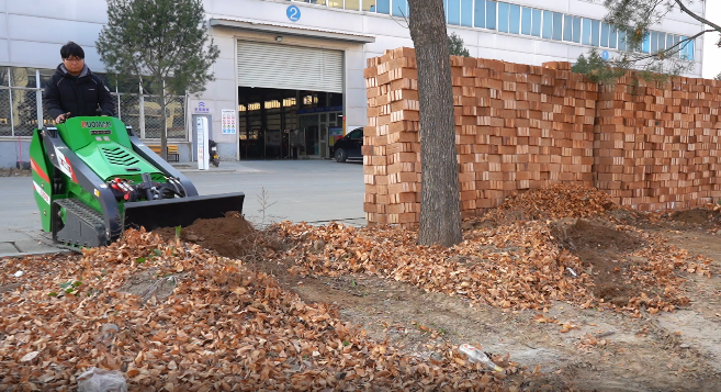 Three-Cylinder Skid Steer Loader Pusher Operation