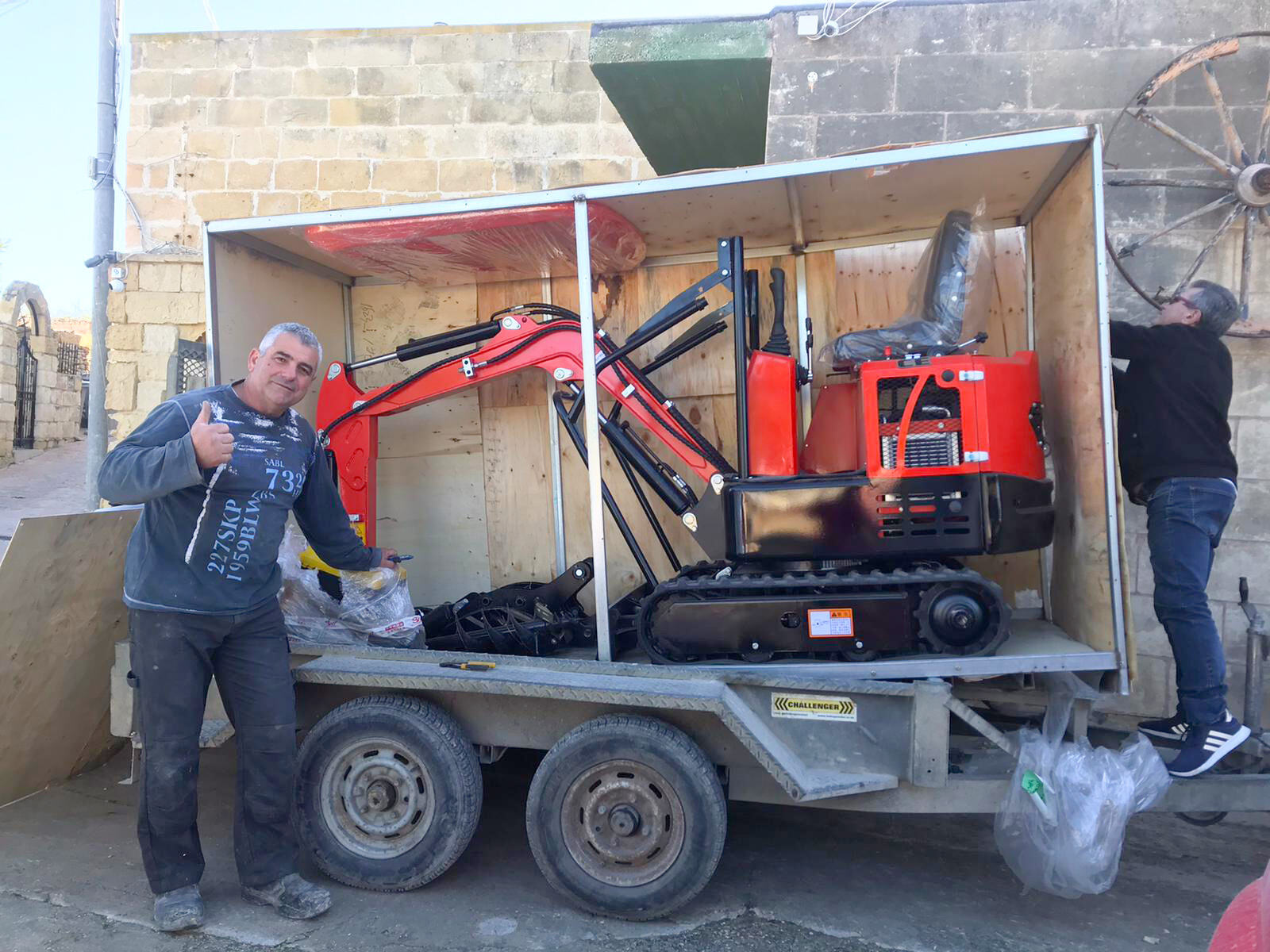 It is a very good product, it looks like a good quality device and after testing its operation, I can say that I am very satisfied with the purchase. I will surely buy again.