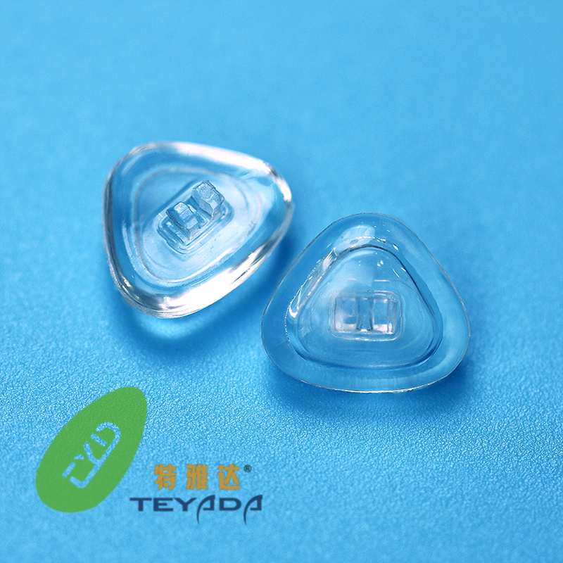 Almohadilla nasal triangular de rosca / clip para aire-vacío Q-33