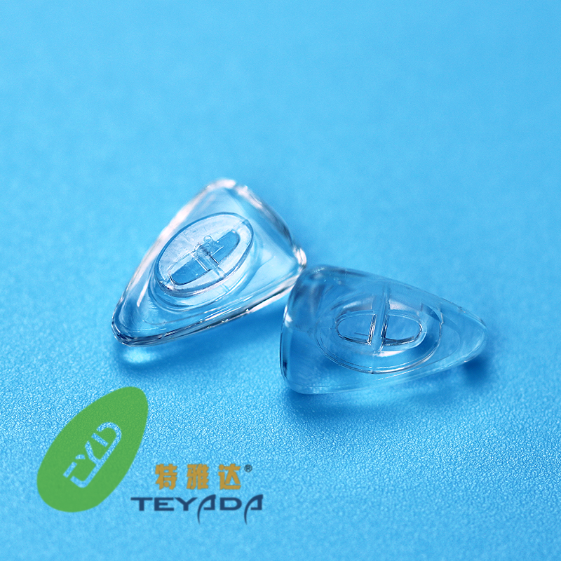 G-672 Triangle Button-UP Nose Pad