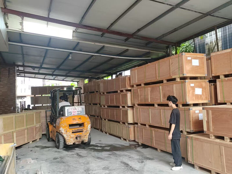 48 IMPRESORAS ECO-SOLVENTE ENVIADAS A COLOMBIA