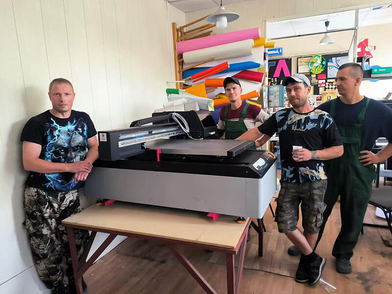 impresora plana UV modelo 6090 en Kazajistán