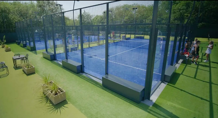 Verwandeln Sie Ihren Raum mit Premium-Pickleball-Plätzen