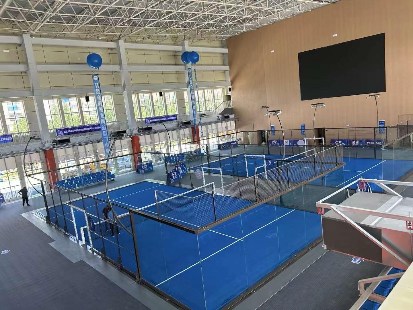 Trasforma il tuo spazio con campi da padel resistenti al fuoco