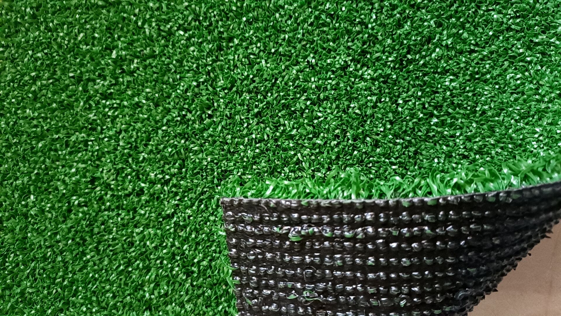 Trasforma il tuo spazio con campi da padel mobili per interni