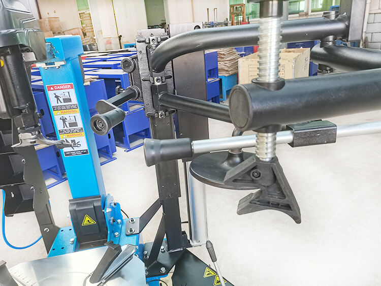 TYRE CHANGER TP990A+HF200 辅助臂.jpg