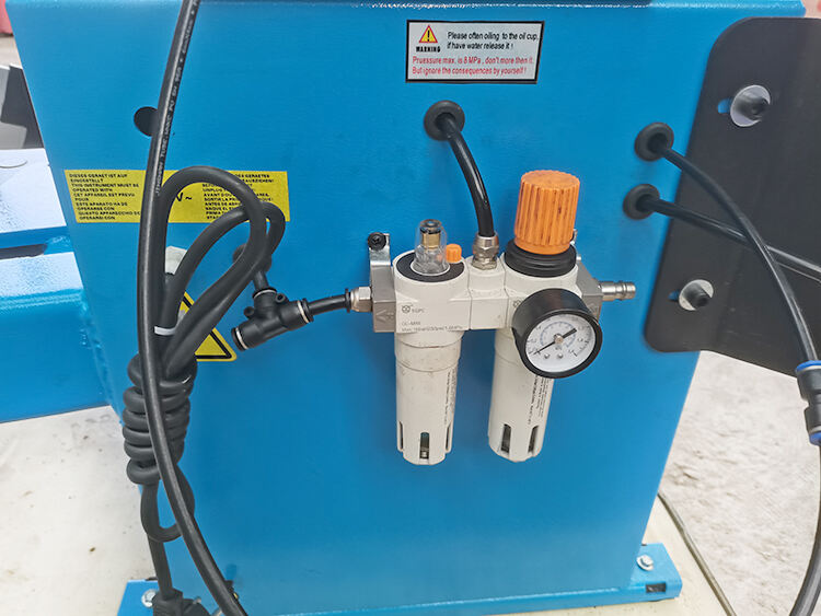 TYRE CHANGER TP990A+HF200 油水分离器.jpg
