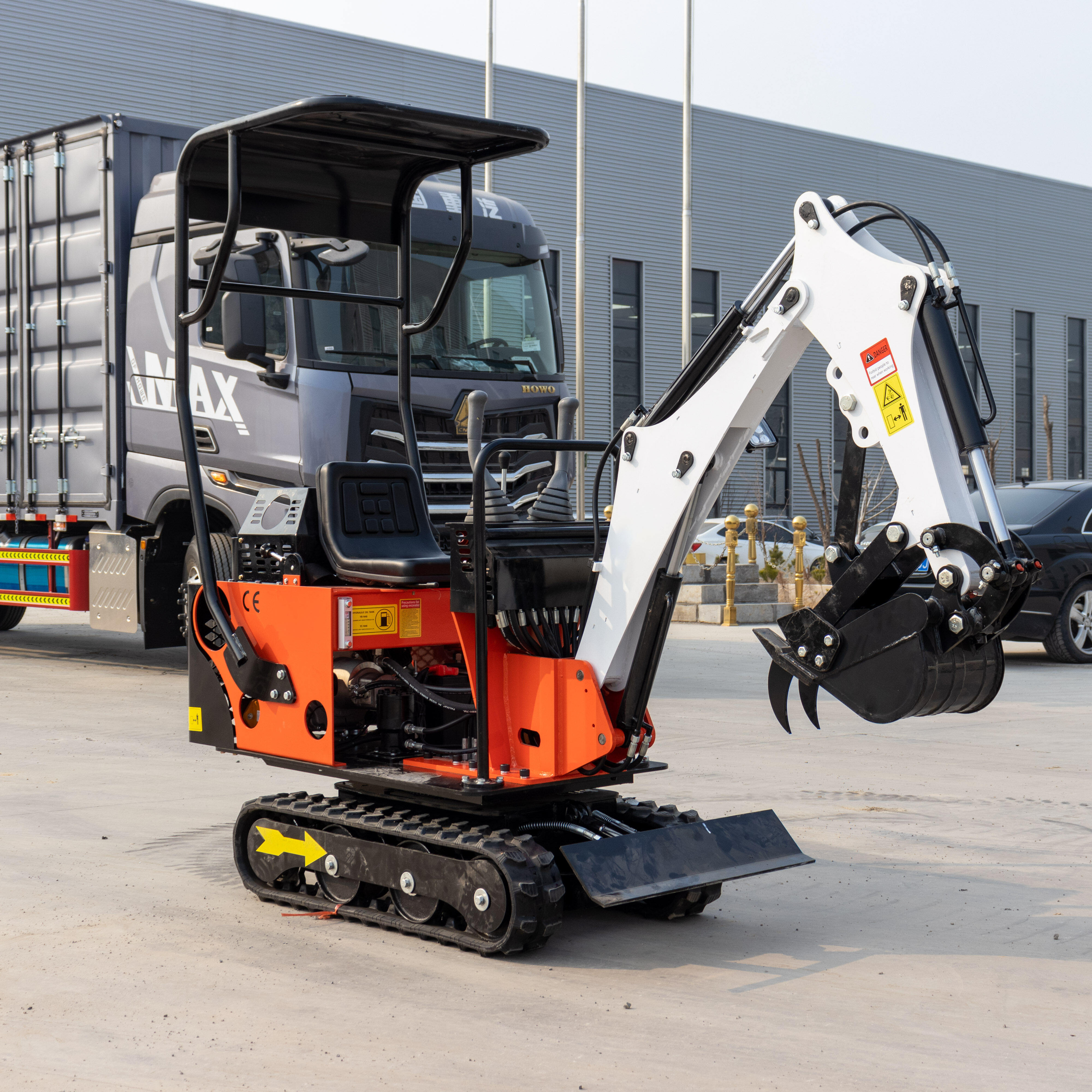 HT08 800kg Mini Excavator Compact Practical