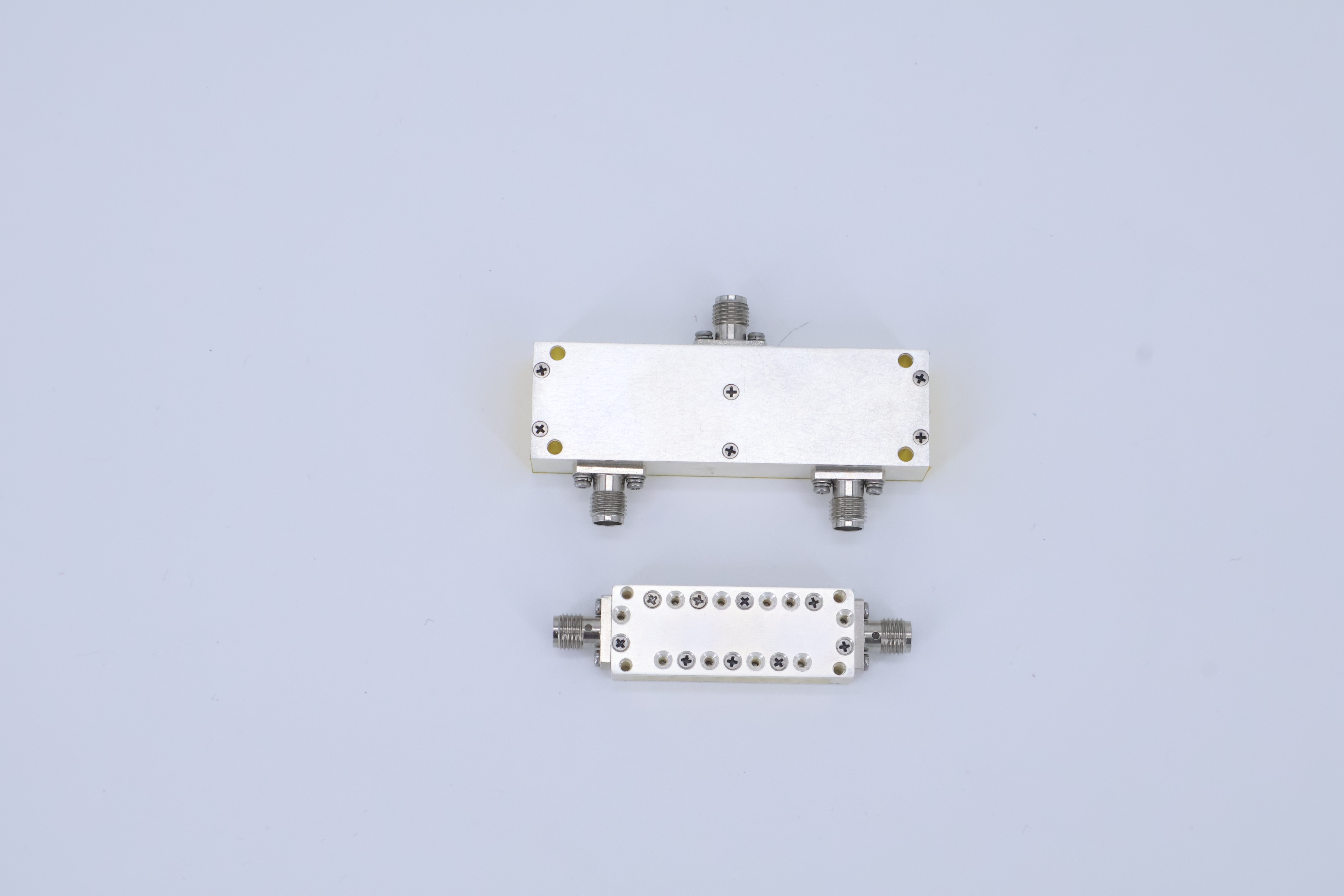 Edistynyt EMI-suojaus