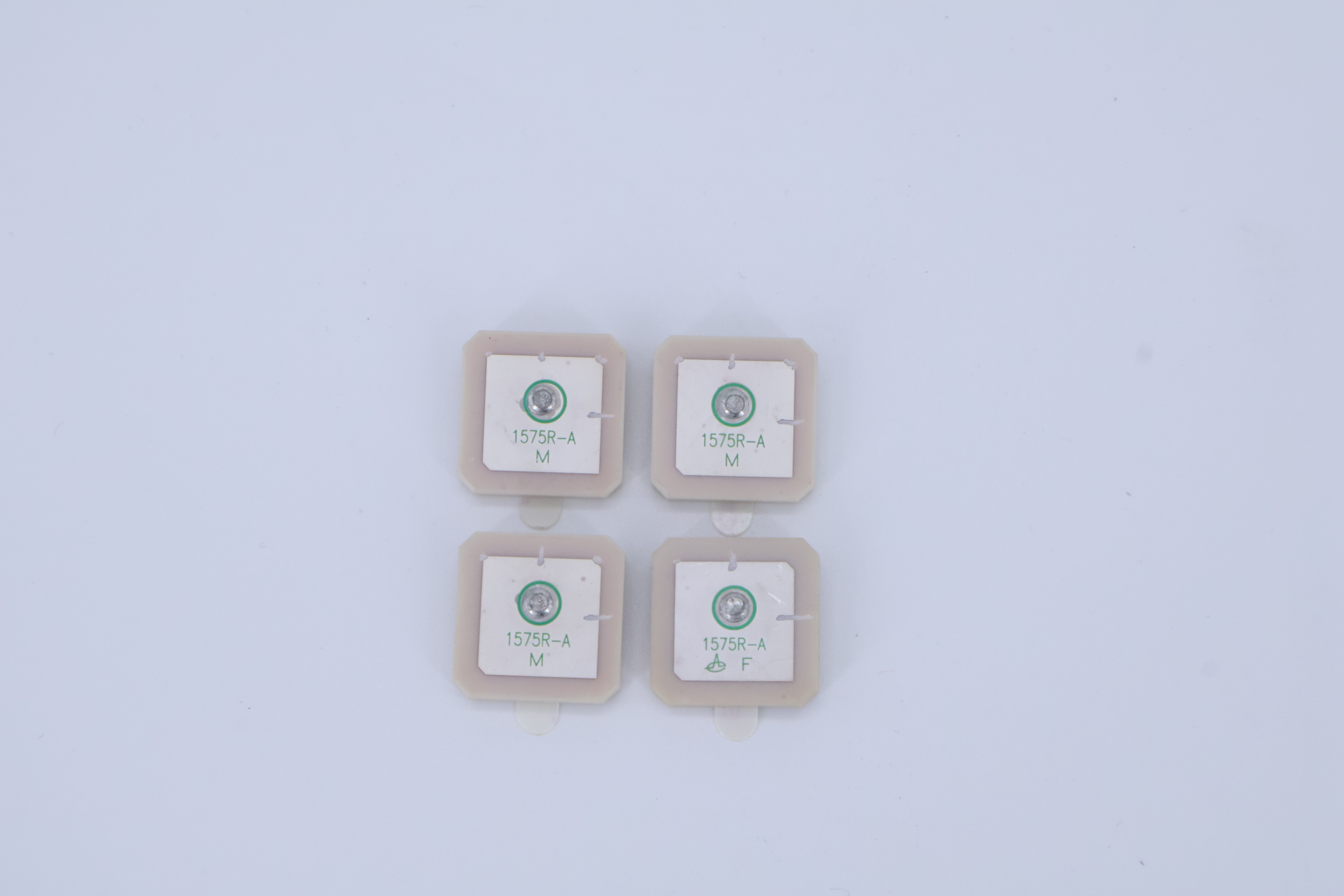 Erinomainen kaksitaajuus-suorituskyky