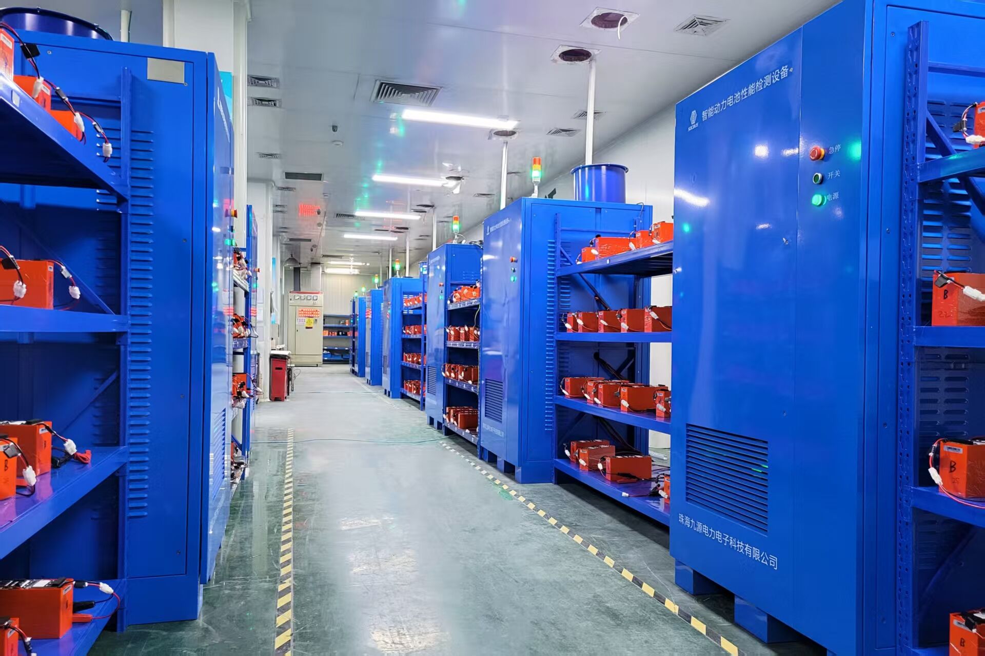 Optymalizuj testowanie akumulatorów dzięki zaawansowanym technologiom