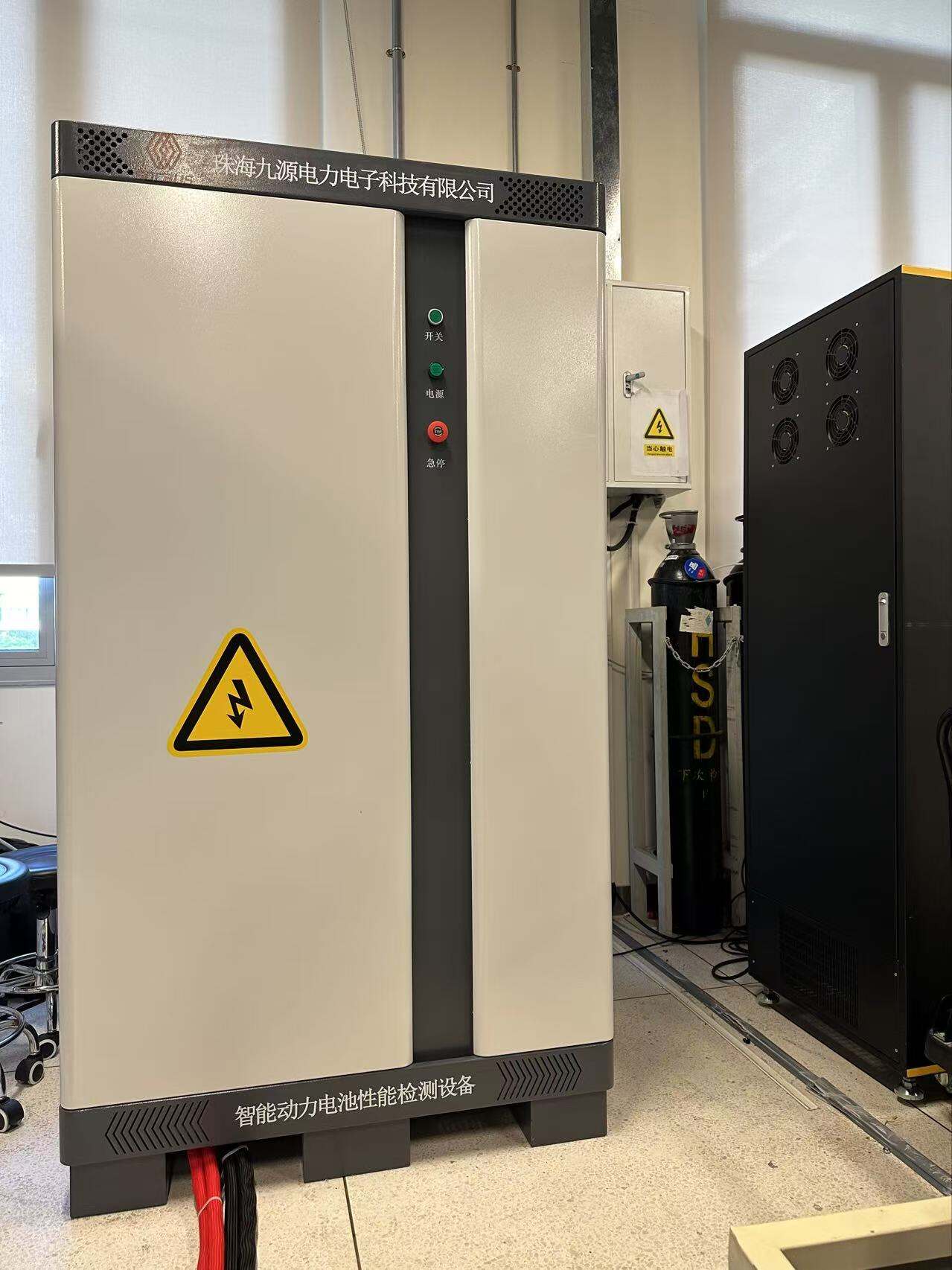 Penyelesaian Terkemuka dalam Pengujian Penyimpanan Tenaga Berkuasa Tinggi