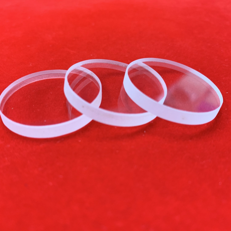 High UV transmission round clear fused quartz disc
