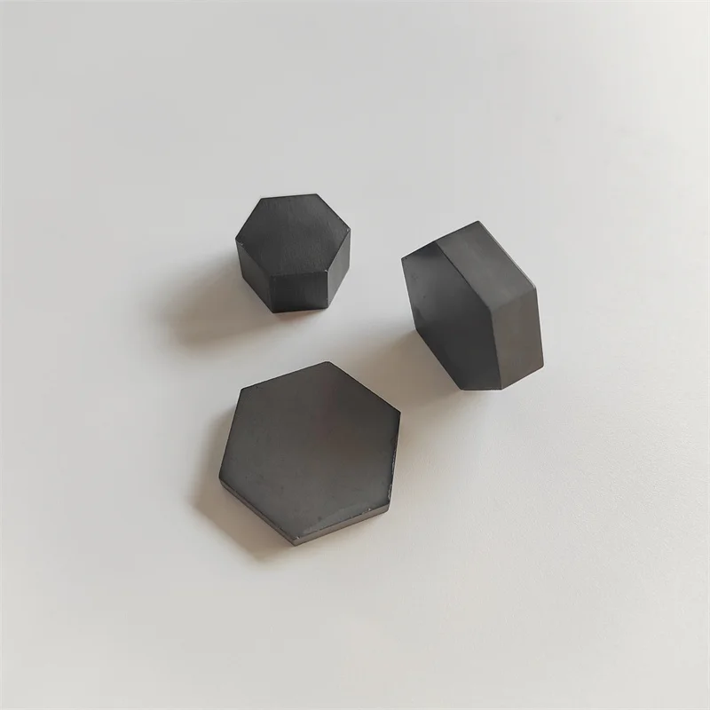 Unikali kūno apsaugos keraminių plokščių stiprybė ir ilgaamžiškumas