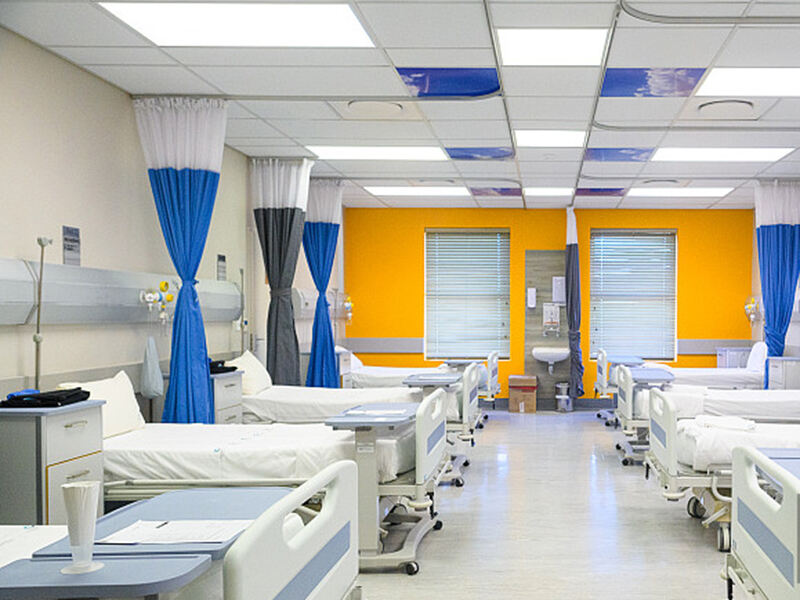 Hur medicinska gardiner förbättrar integritet och hygien i vårdenheter