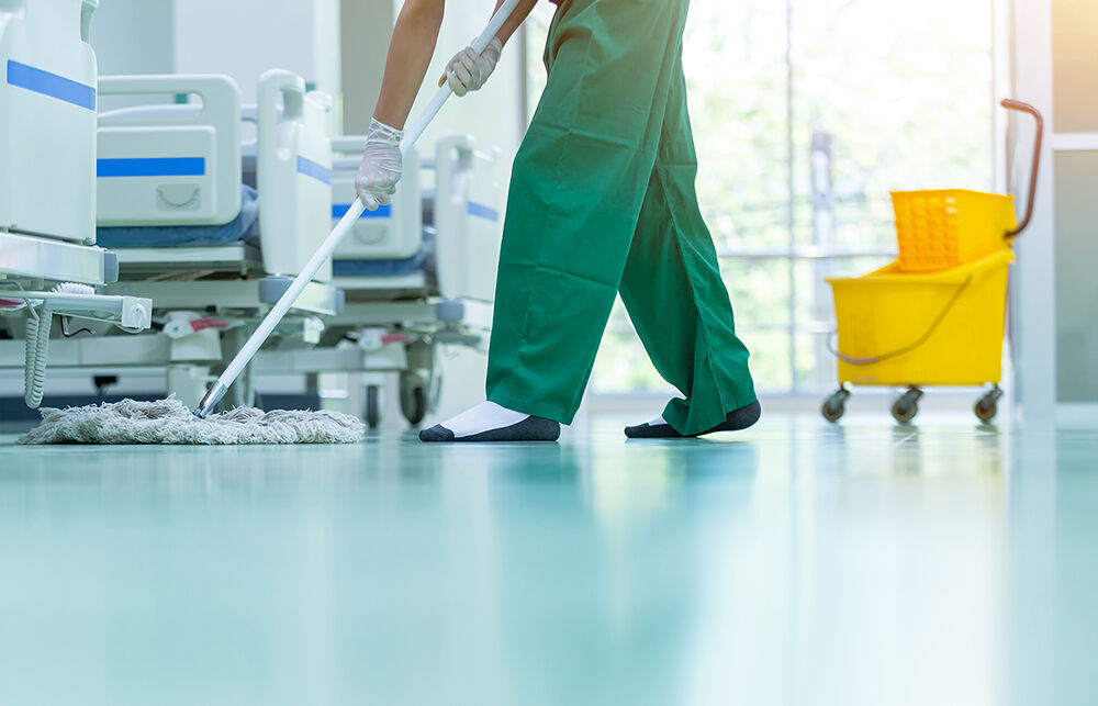 How Does Micro Fiber Loop Technology Trap Dirt Better Than Standard Cut-Pile Mop Pads?