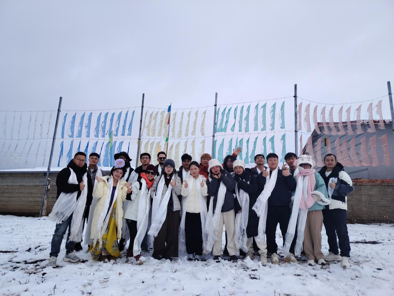 Esun Team-Building Trip to Gannan: Through Snow and Wind, We Witnessed Extraordinary Scenery Together