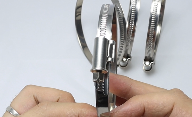 Aleman na Walang Ngipin na Panloob na Bandang Offset na Hose Clamp