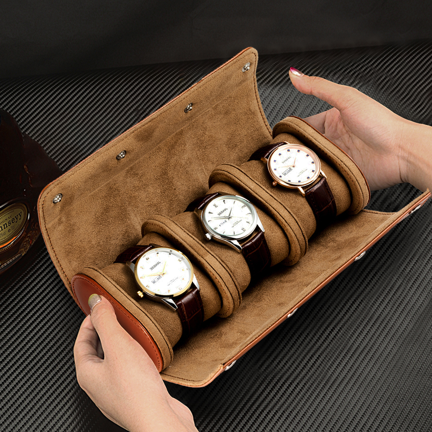 How to Select a Durable Watch Travel Case to Protect Watches During Trips?