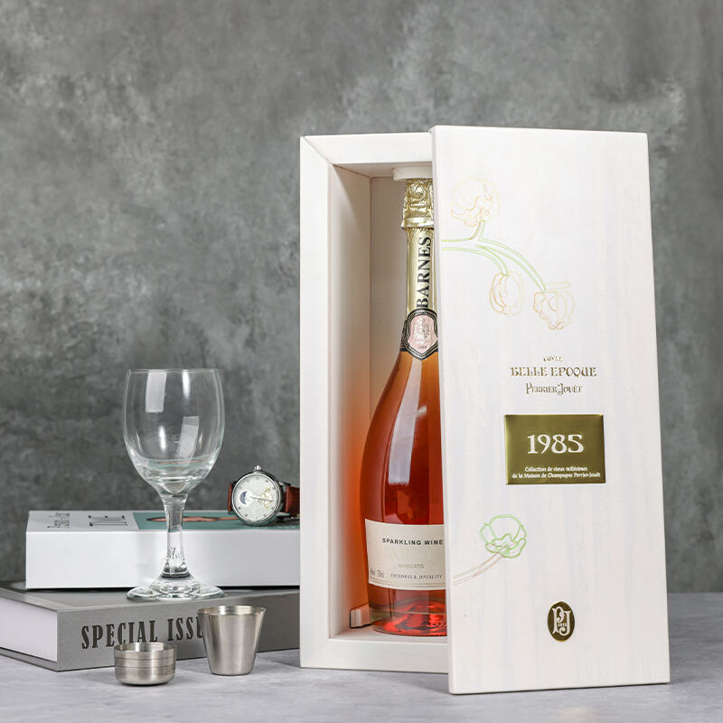 Minimalist White Wine Box