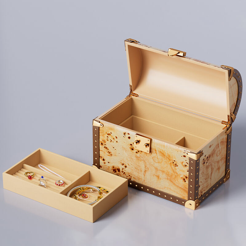 Convenient jewelry storage box