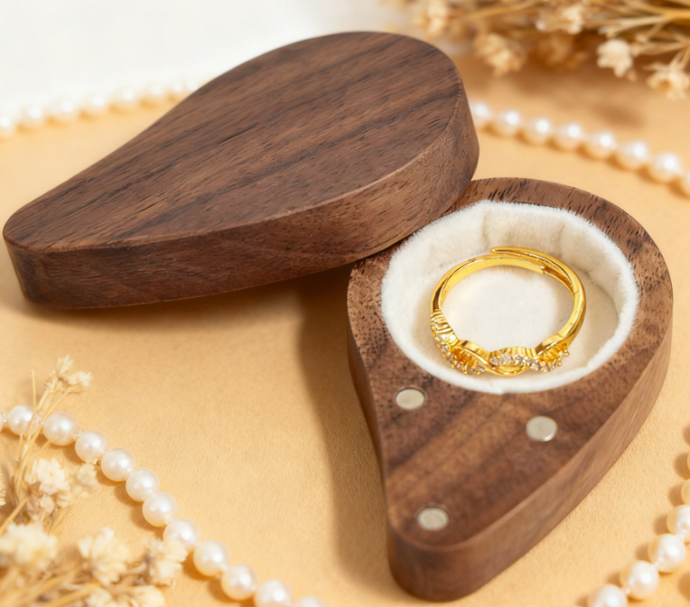 Kas yra individualizuotas kelionės papuošalų dėžutės ir kokios yra individualizavimo galimybės?