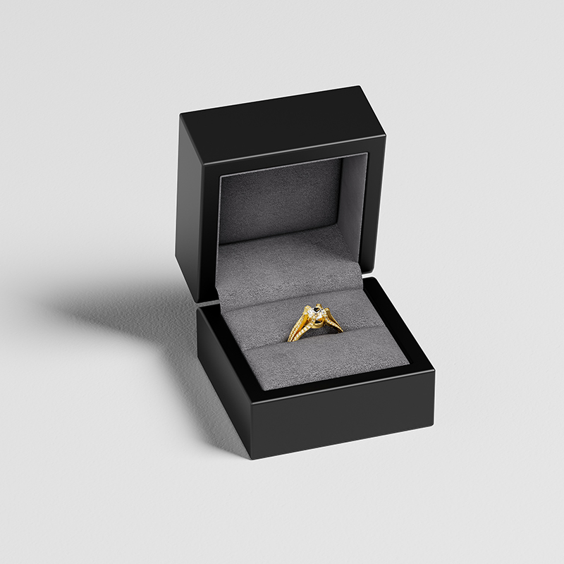 How to Choose a Leather Jewellery Case Travel for Long-Distance Trips?