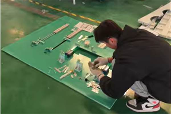 How China's Factory Builds 