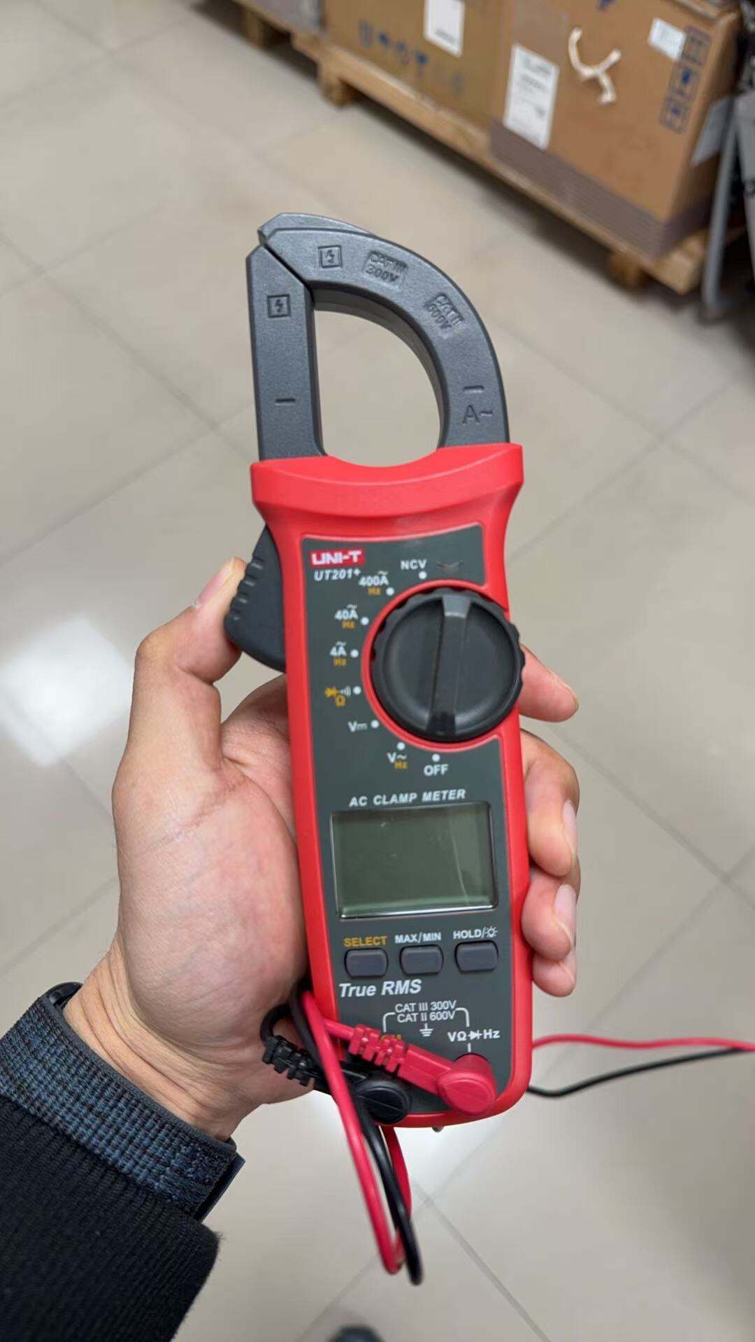 Common issues to look out for when testing transformers with a multimeter