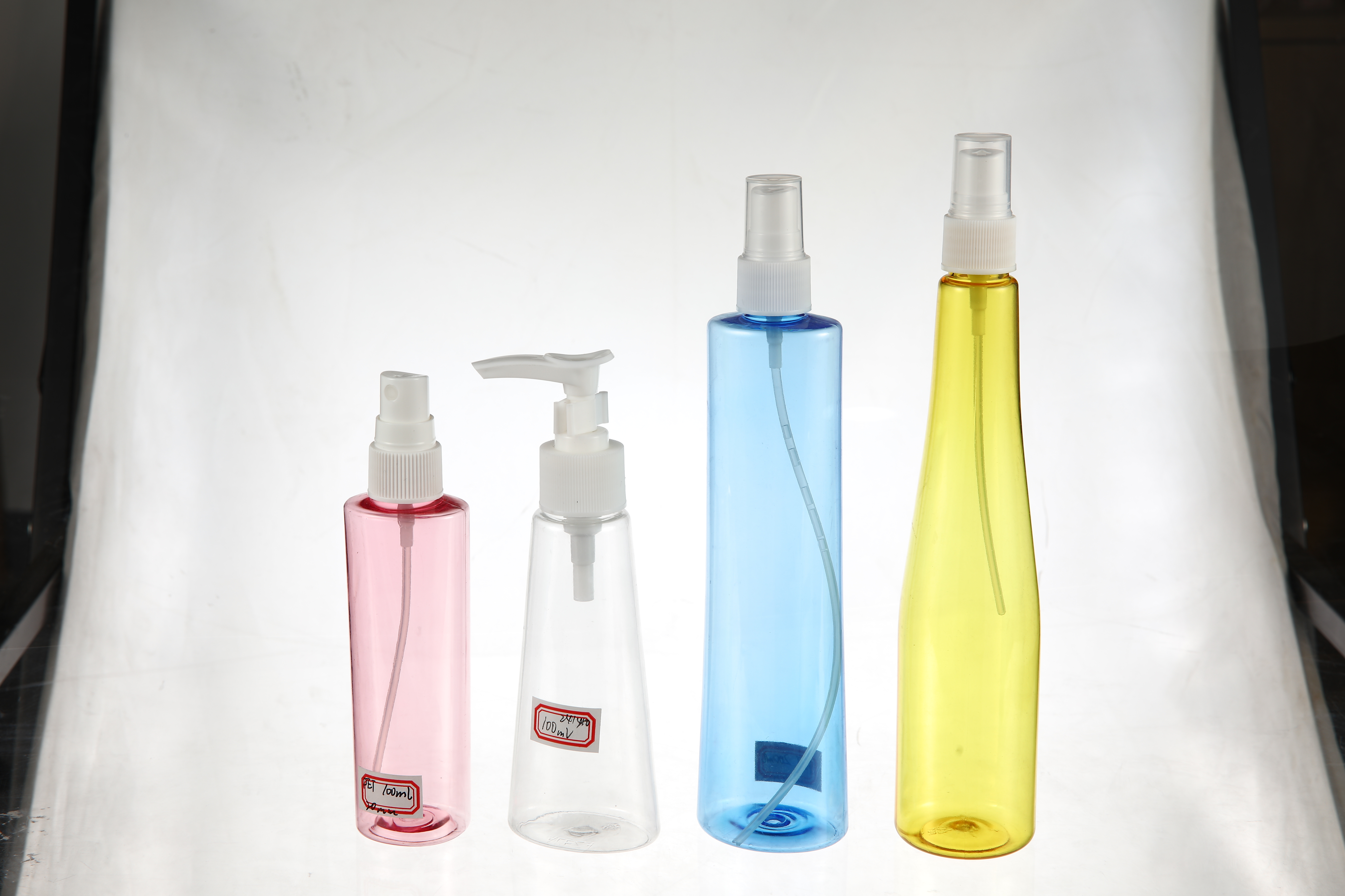 When Is a Plain Shampoo Bottle Better Than Pre-Labeled Options?