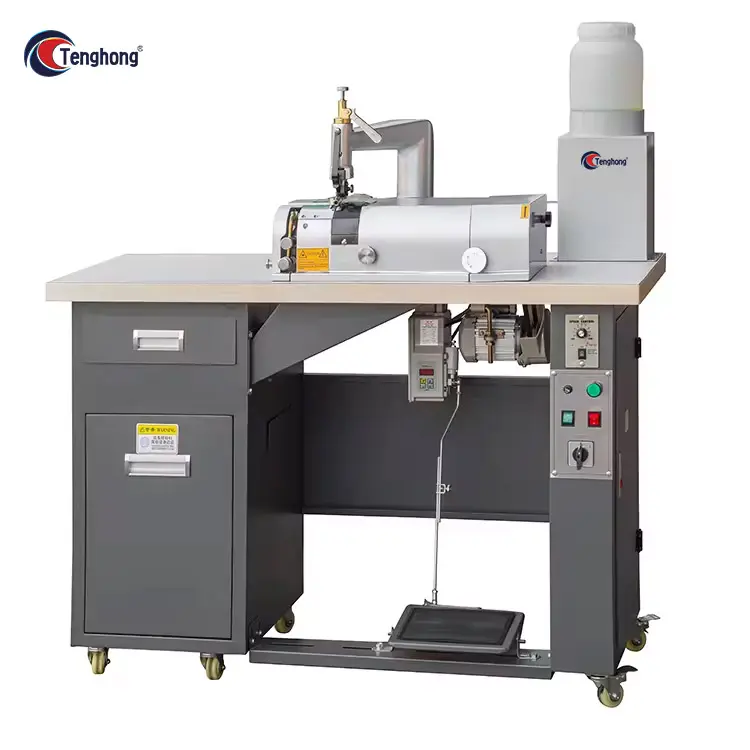 Machine à chaussons de haute précision — Équipement essentiel propulsant l'innovation dans la fabrication de chaussures