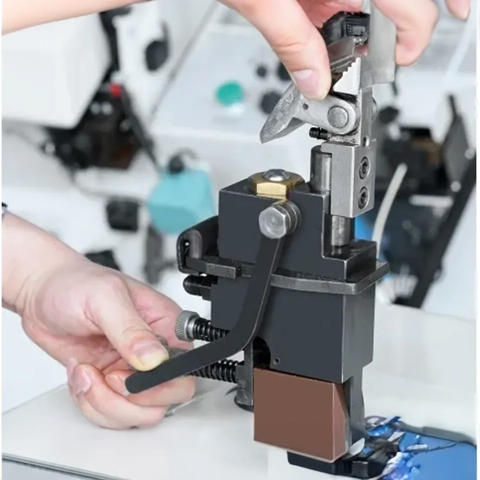 Pincettes à changement rapide économisent du temps en maintenance