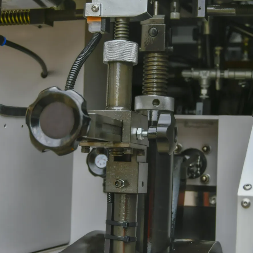 Conception hautement compatible—Adaptable à divers matériaux et styles de chaussures