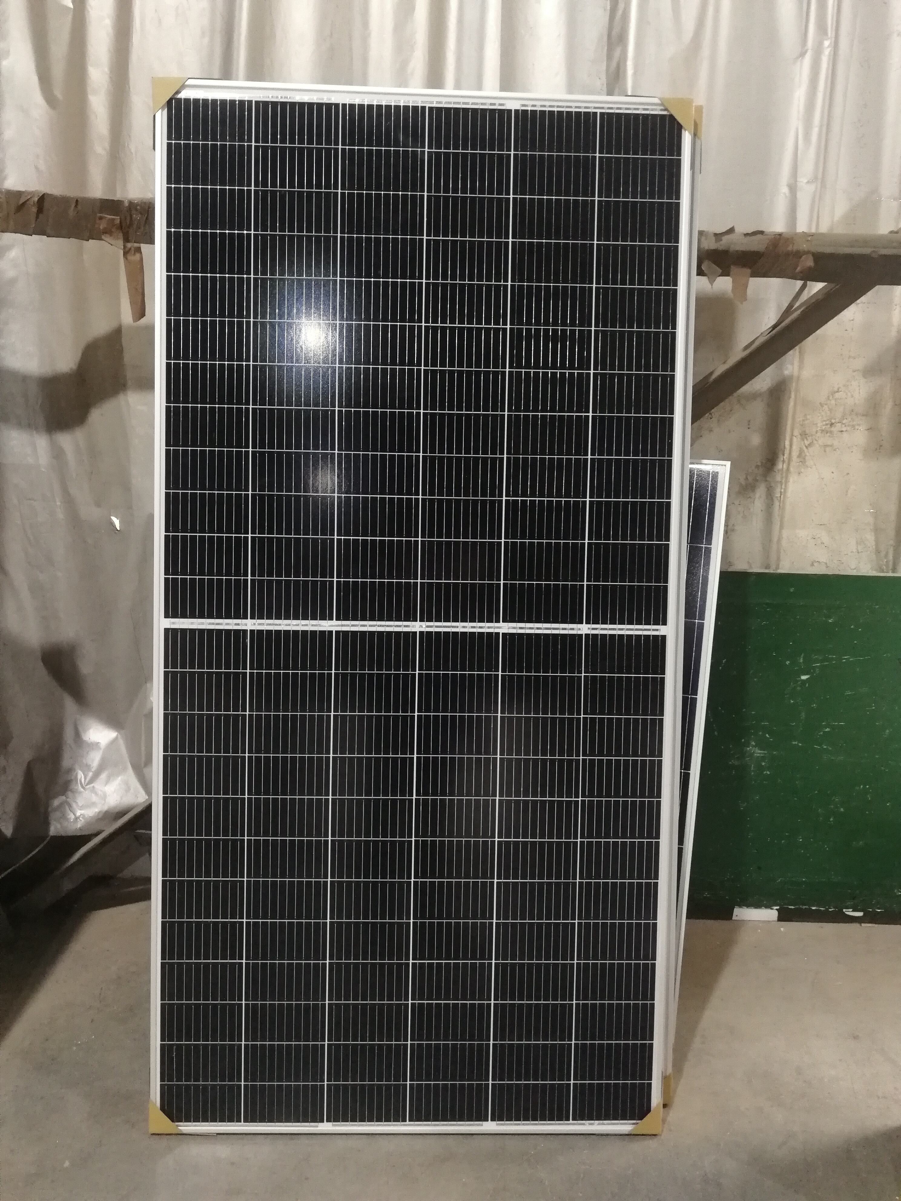 Cutting-Edge Solar Cell Technology and Energy Efficiency