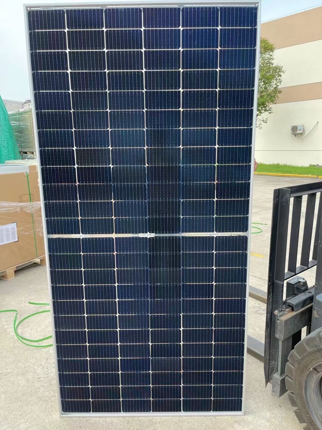 Advanced Photovoltaic Technology for Maximum Energy Conversion