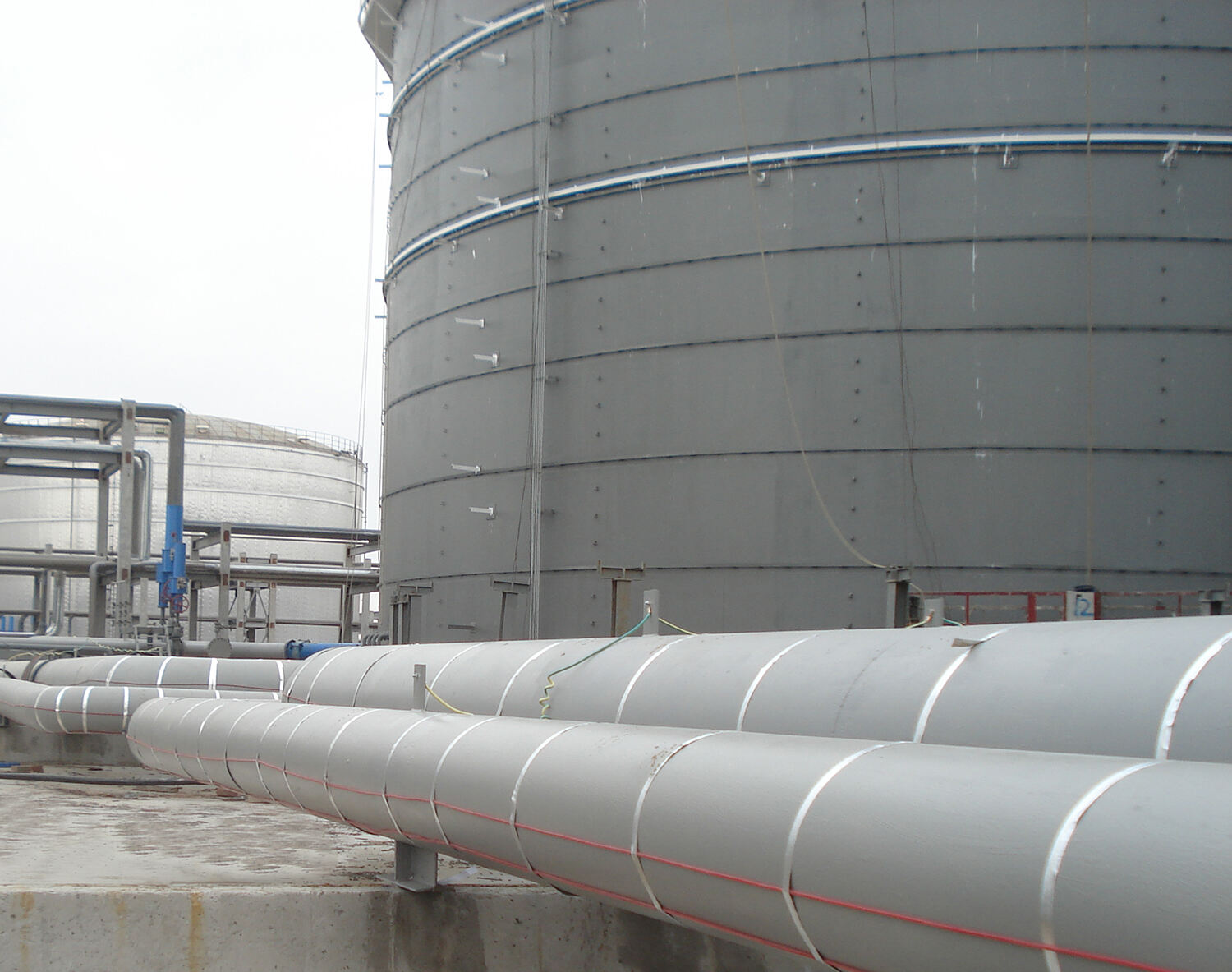 Electric heating antifreeze and thermal insulation for long-distance pipelines