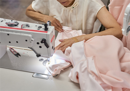 Yiwu Cloud Business: Your Fast-Response Partner for Women’s Apparel ODM/OEM