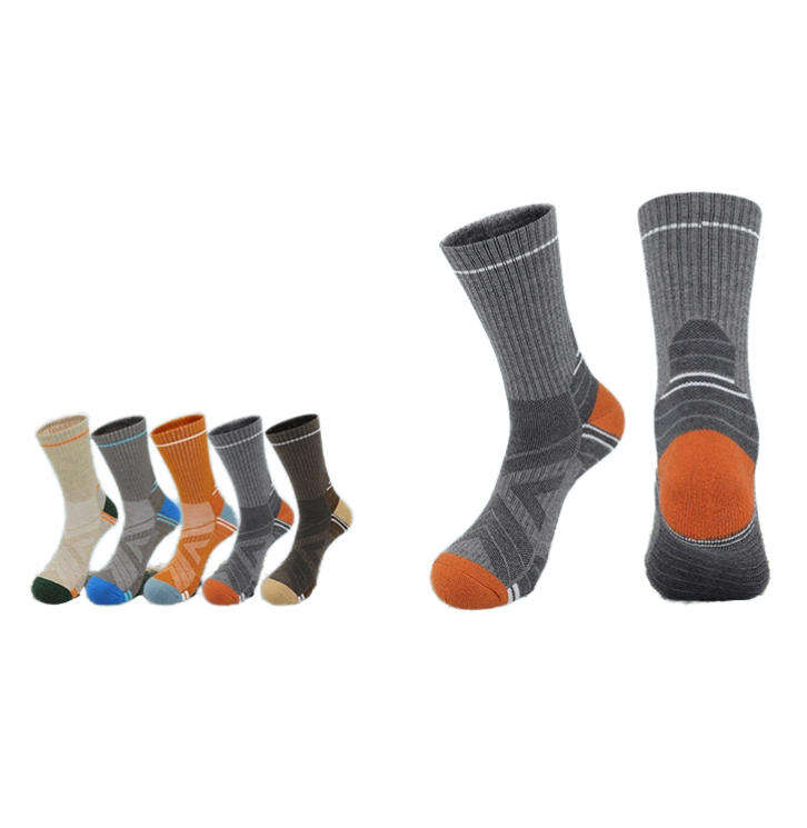 Поднимите свой уличный стиль с помощью свободных носков