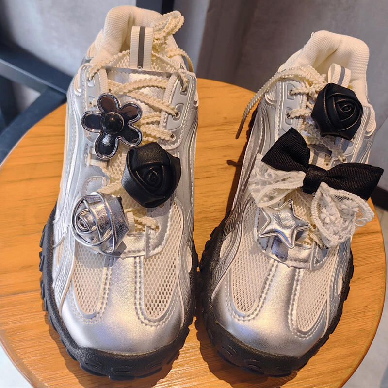 Откријте ги предностите на лесните копчиња за обувки