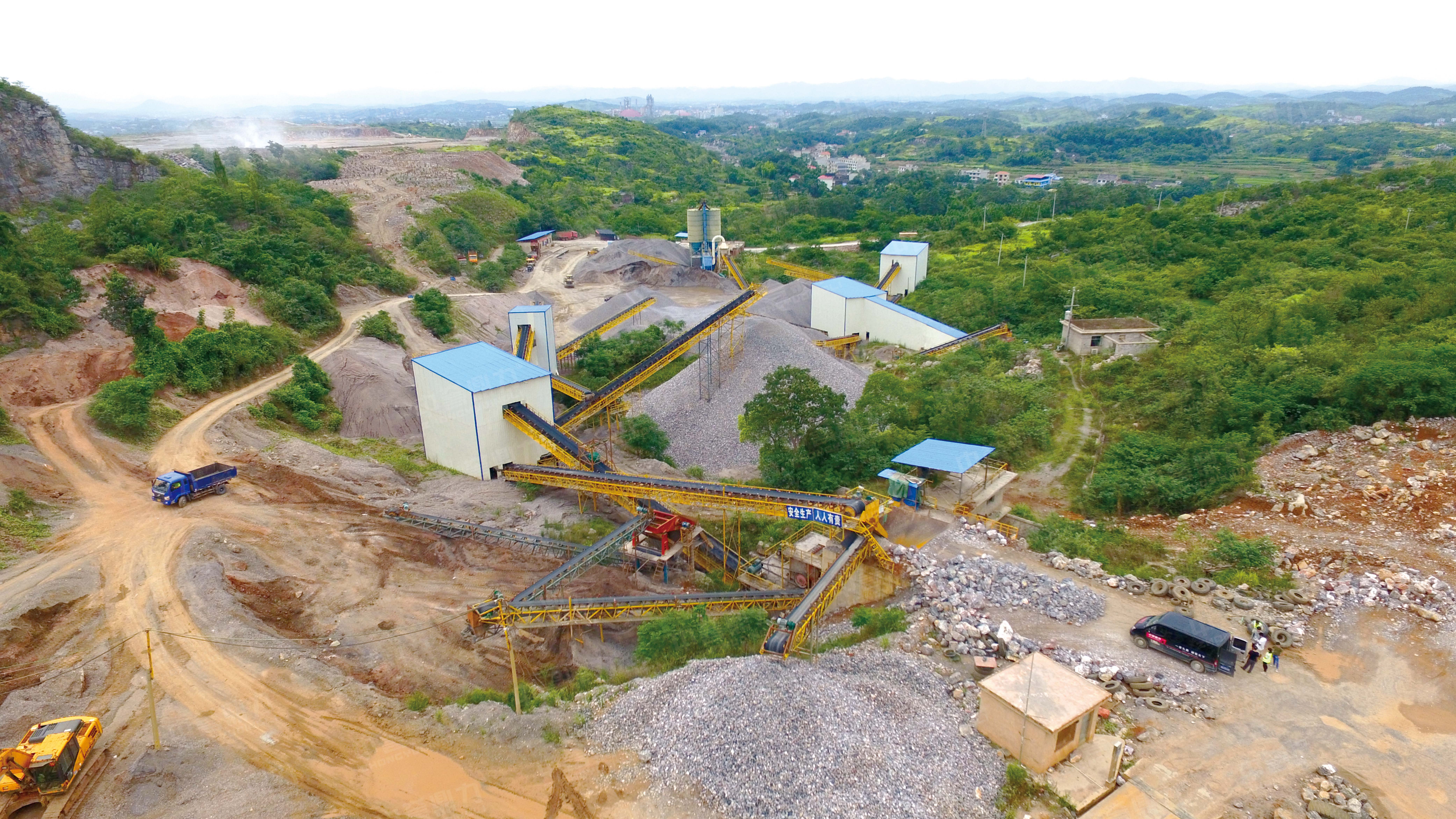 Central China Sand and Gravel Aggregate Production Lines: 300 tons - 3 million tons