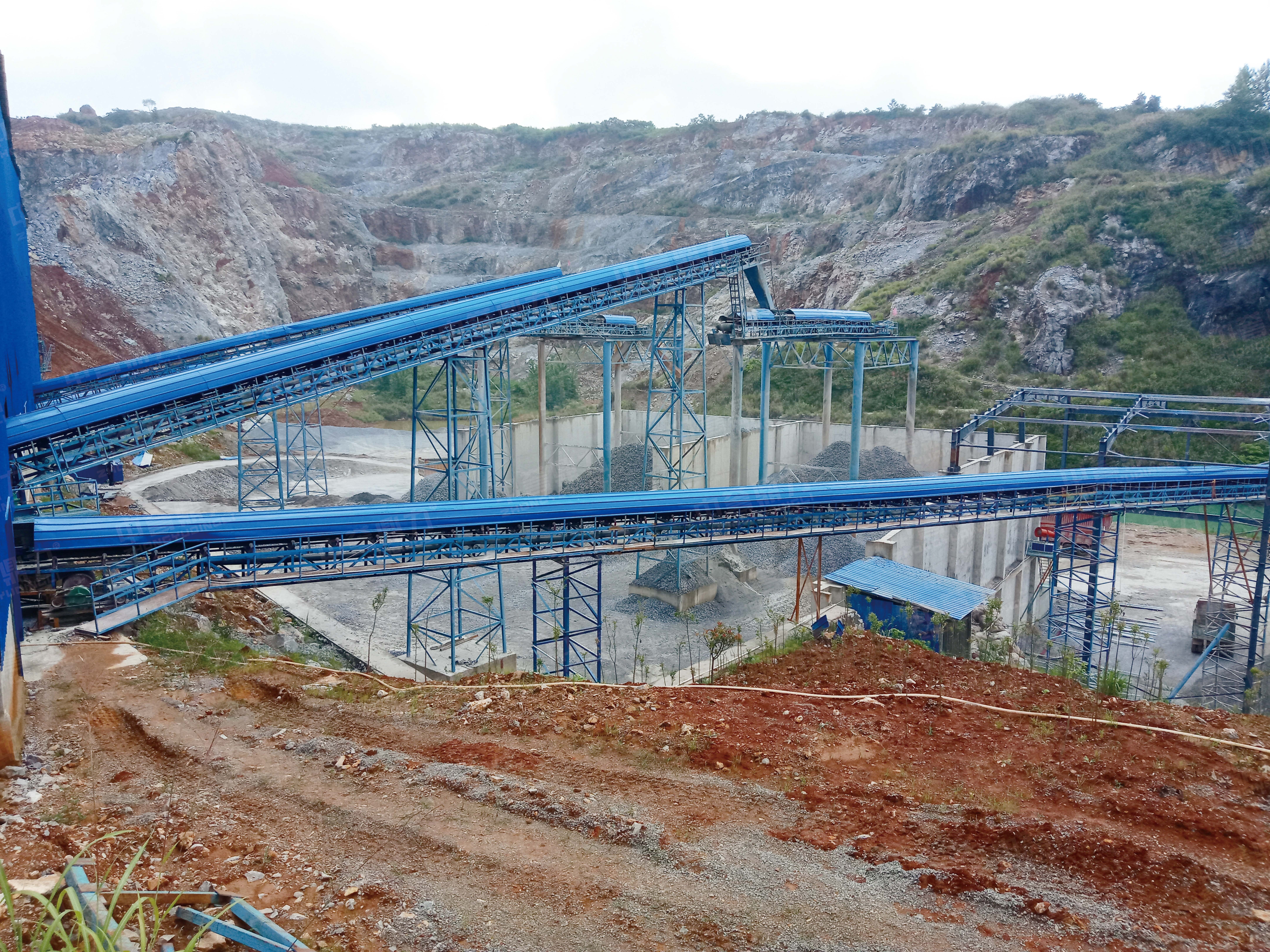 Central China Sand and Gravel Aggregate Production Lines: 300 tons - 3 million tons