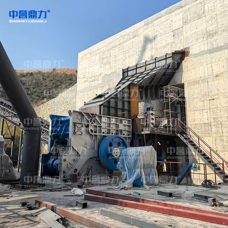 Aggregatbrechanlage für Straßen- und Bauvorhaben