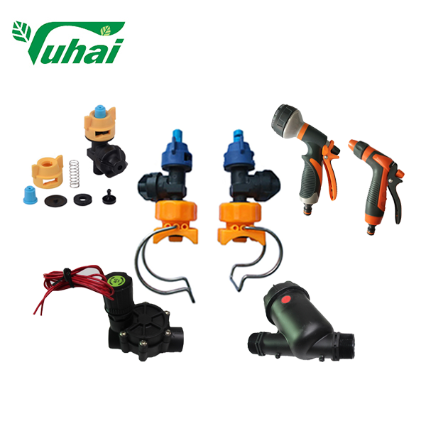 Mist water spraying tools for livestock