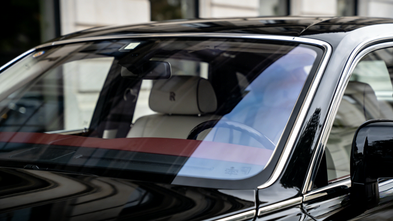 How to Judge the Quality of Luxury Car Glass