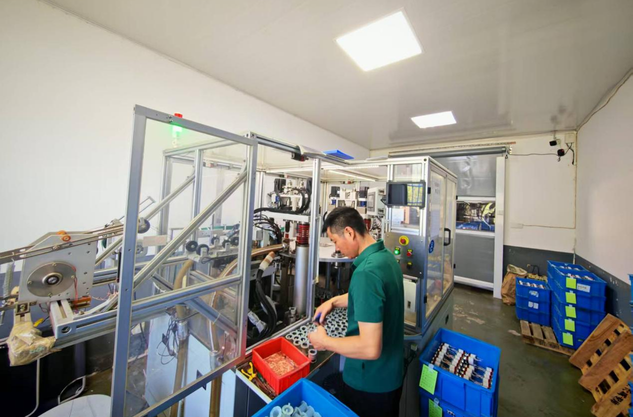 สวิตช์โซลินอยด์ขนาดเล็กจะไปกระตุ้น 